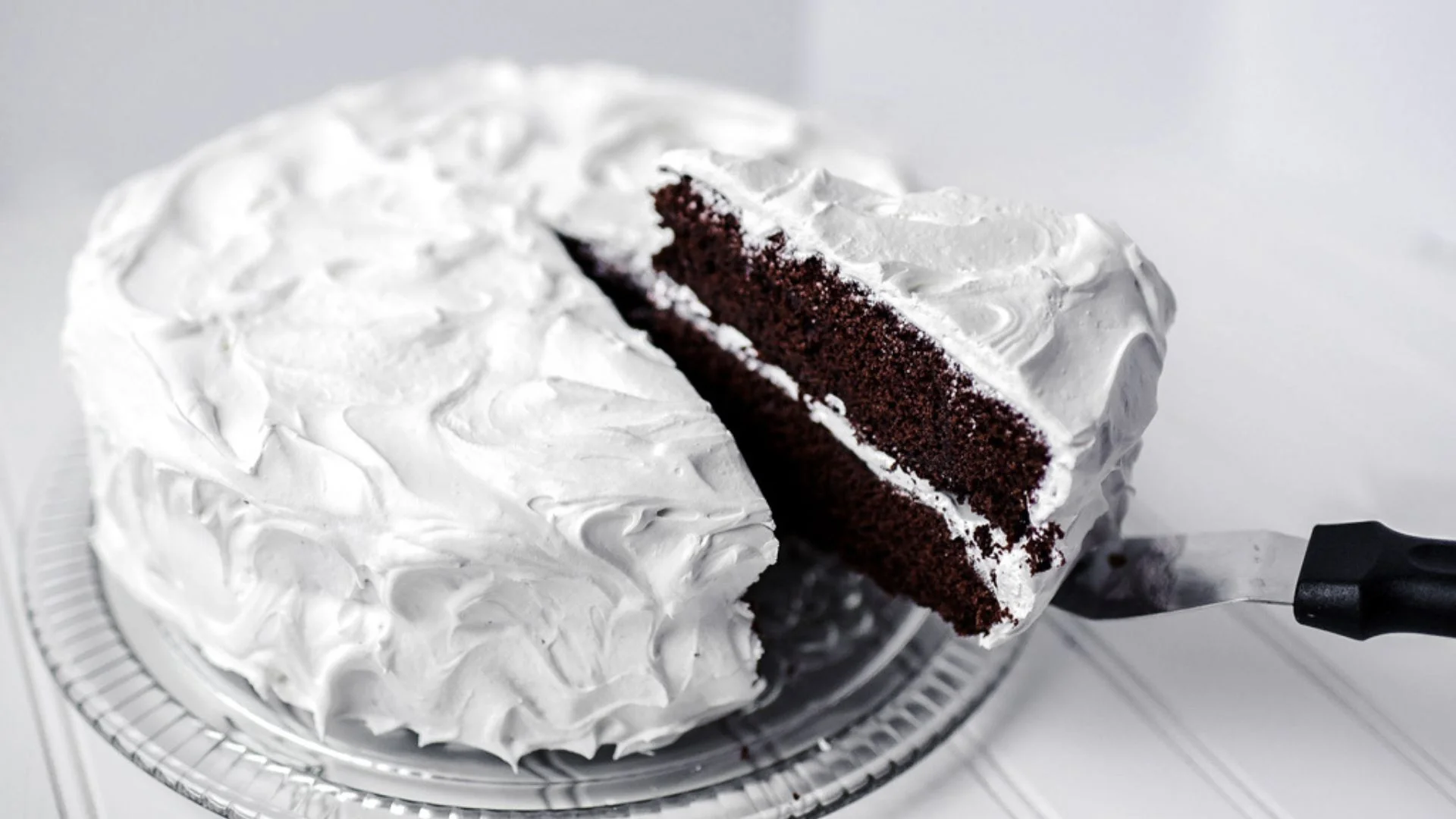 Chocolate Cake With White Icing